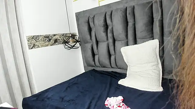 Sara_Naugty's Live XXX Chat