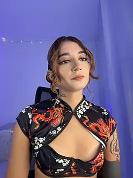 Chat +18 de Hi_Soyfer ao vivo