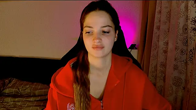 KiraVair's Live XXX Chat