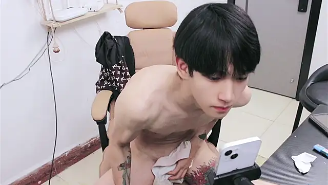 Ee_999 在線直播表演