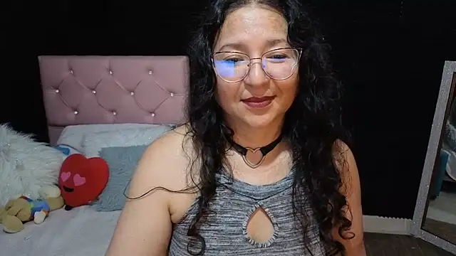 Chat +18 de katifoxx ao vivo