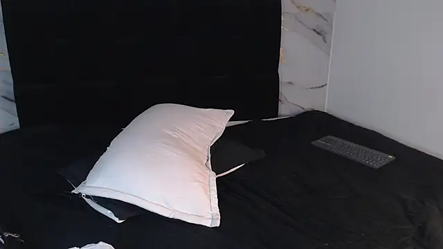 Chat +18 de MaximilianRoth ao vivo
