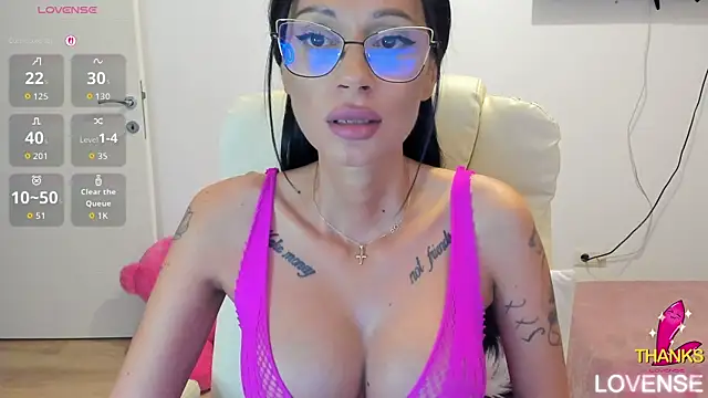 kissnicol32's Live XXX Chat