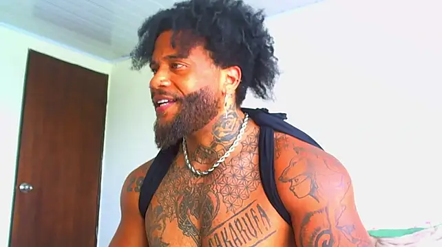 Chat +18 de ragnar0825 ao vivo