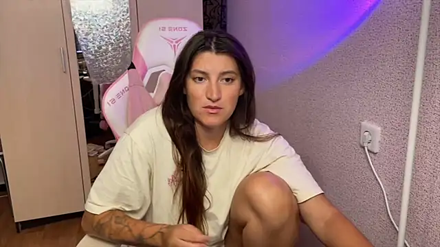 Chat +18 de Katrin__kiss ao vivo