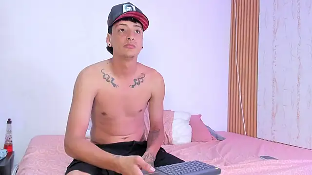 Chat +18 de two_milkyway ao vivo