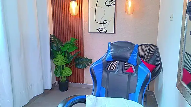 Chat +18 de Kenya--Buhle ao vivo