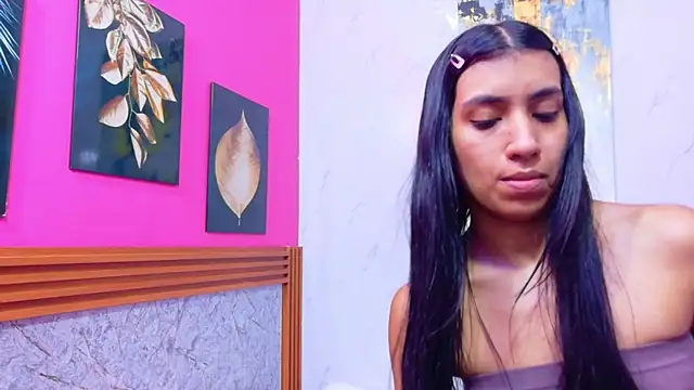 XXX chat uživo modela littlee_emilyy_