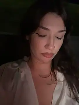 ScarletBloom_ Chat XXX live