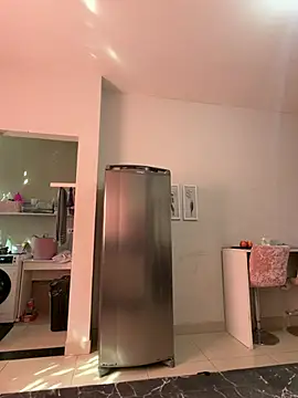 Irresistible37's Live XXX Chat