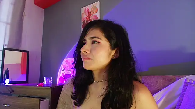Chat XXX en directo de adara_johnson__