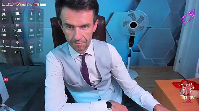 SteveTiger live XXX chat