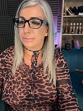 Little_Naughty30 Adlı Modelin Canlı XXX Sohbeti
