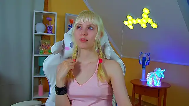 HannahHollis Adlı Modelin Canlı XXX Sohbeti