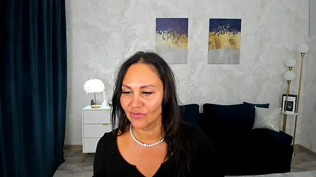 MilaUrban – Live XXX-chat