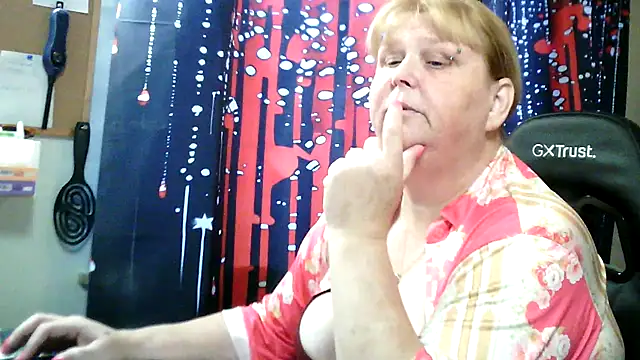 Show de Sylviastar46 na webcam