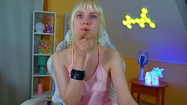 HannahHollis' Live XXX Chat