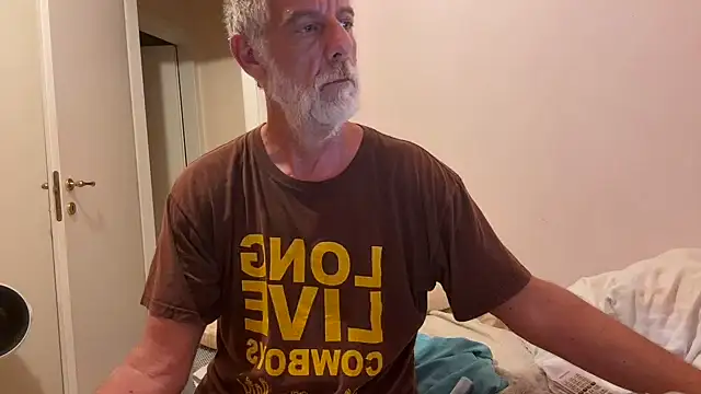 צ'אט XXX בשידור חי של PierPesaroX