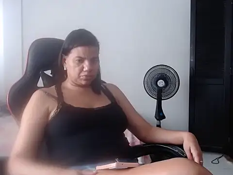 צ'אט XXX בשידור חי של Adriana_0312