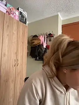 Miabonnett_ Adlı Modelin Canlı XXX Sohbeti