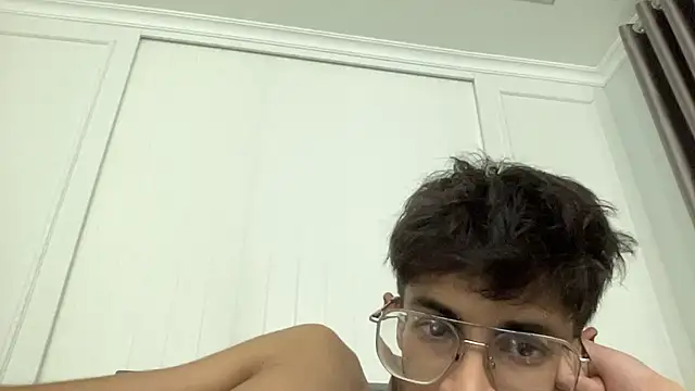 trillionzrecords249 Show in webcam