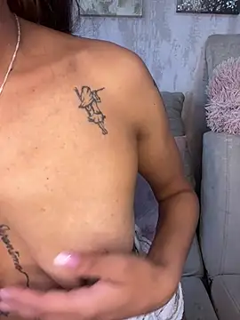Liamiler01_ Adlı Modelin Canlı XXX Sohbeti