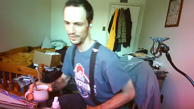 JohnnyMoves webkamerás műsora