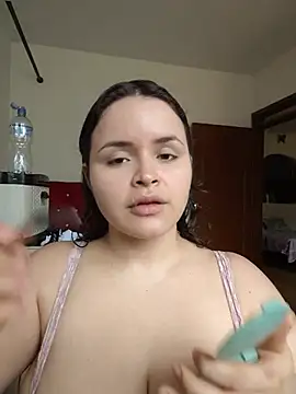 Chat XXX en directo de SeleneLuminari8