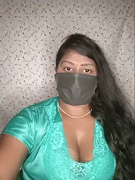 Tamil_Romantic_Saro's Live XXX Chat