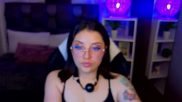 phoenixxxx777 Chat XXX in diretta