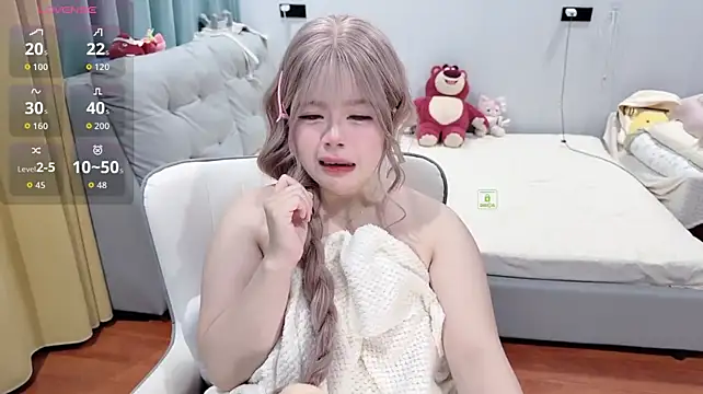 Chat +18 de littlewhiterabbit ao vivo
