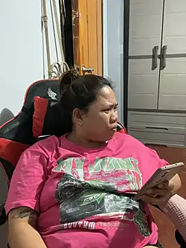 Chat +18 de -CLARAMommy- ao vivo