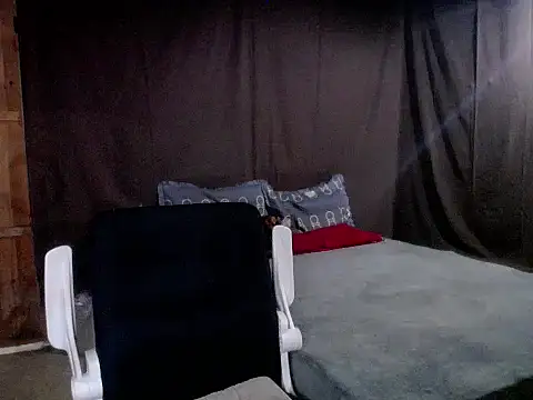 Precious_foryou Show in webcam