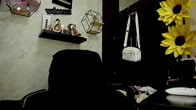 DirtyKhloy XXX чат на живо