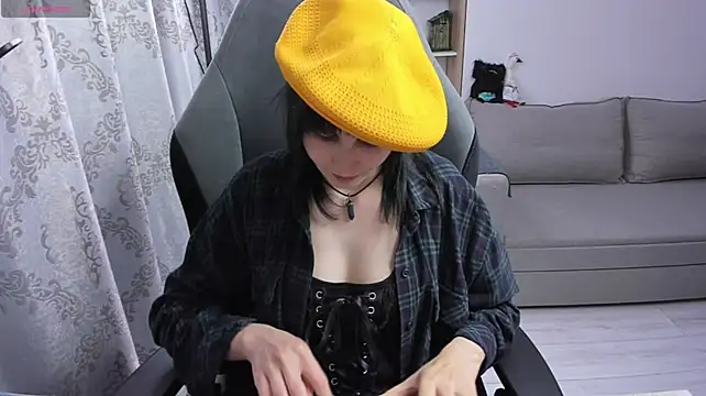 MistyDark Adlı Modelin Canlı XXX Sohbeti
