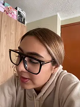 Chat +18 de Miabonnett_ ao vivo