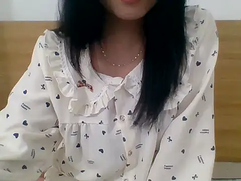 kiraa-007 Chat XXX in diretta
