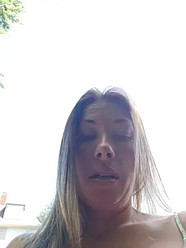 Chat +18 de MiraKisss ao vivo