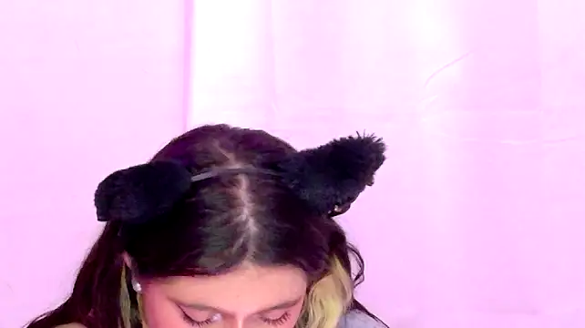 Sachi_Meow Adlı Modelin Canlı XXX Sohbeti