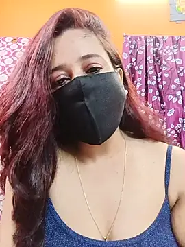 Hotpuja25 élő XXX-chatje