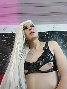 crislingery_dolli's Webcam Show