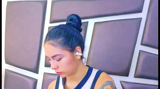 NicoleEsposito: онлайн-секс-чат