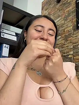 _Sarah-Office1 – Naživo XXX chat