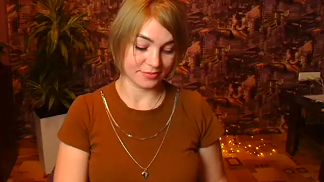CuttieEmma's Live XXX Chat