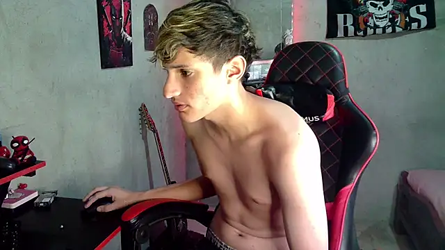 flaquito_junior Chat XXX in diretta
