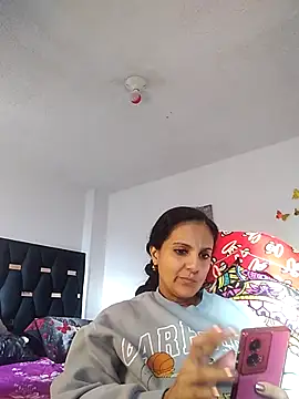 BasmaHernandez Chat XXX live