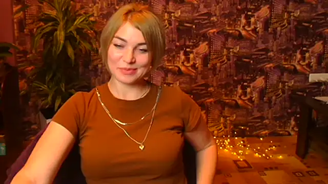 CuttieEmma's Live XXX Chat