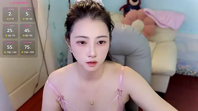 summer_uu's Live XXX Chat