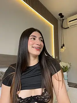 Chat +18 de evelyn_hills ao vivo