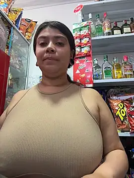 הופעת וובקאם של emilyjohanson